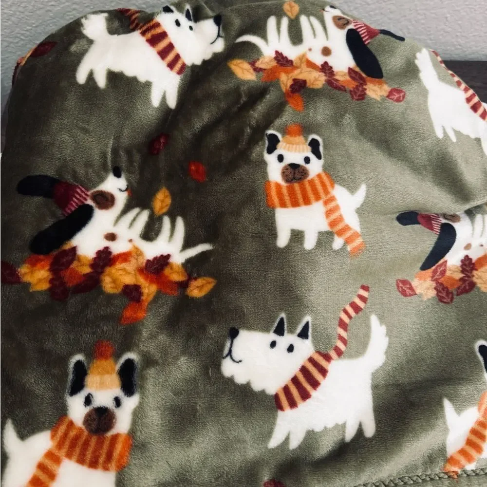 Forest Green Fall Autumn Dogs Leaves Print Plush Throw Blanket